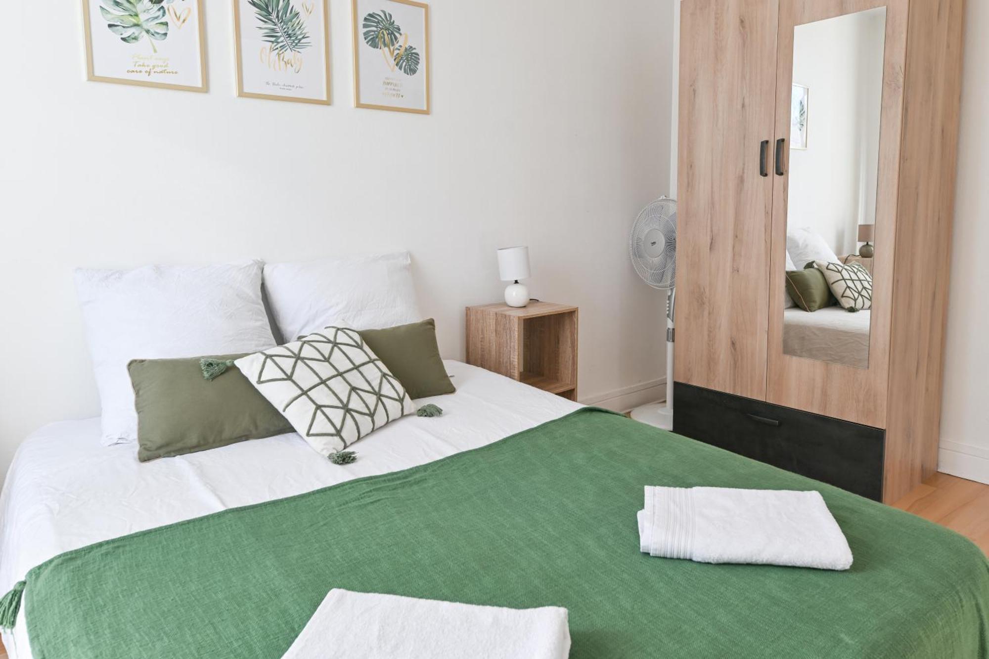 Grand Appartement Avec Balcon Hyper - Centre Тарб Екстериор снимка